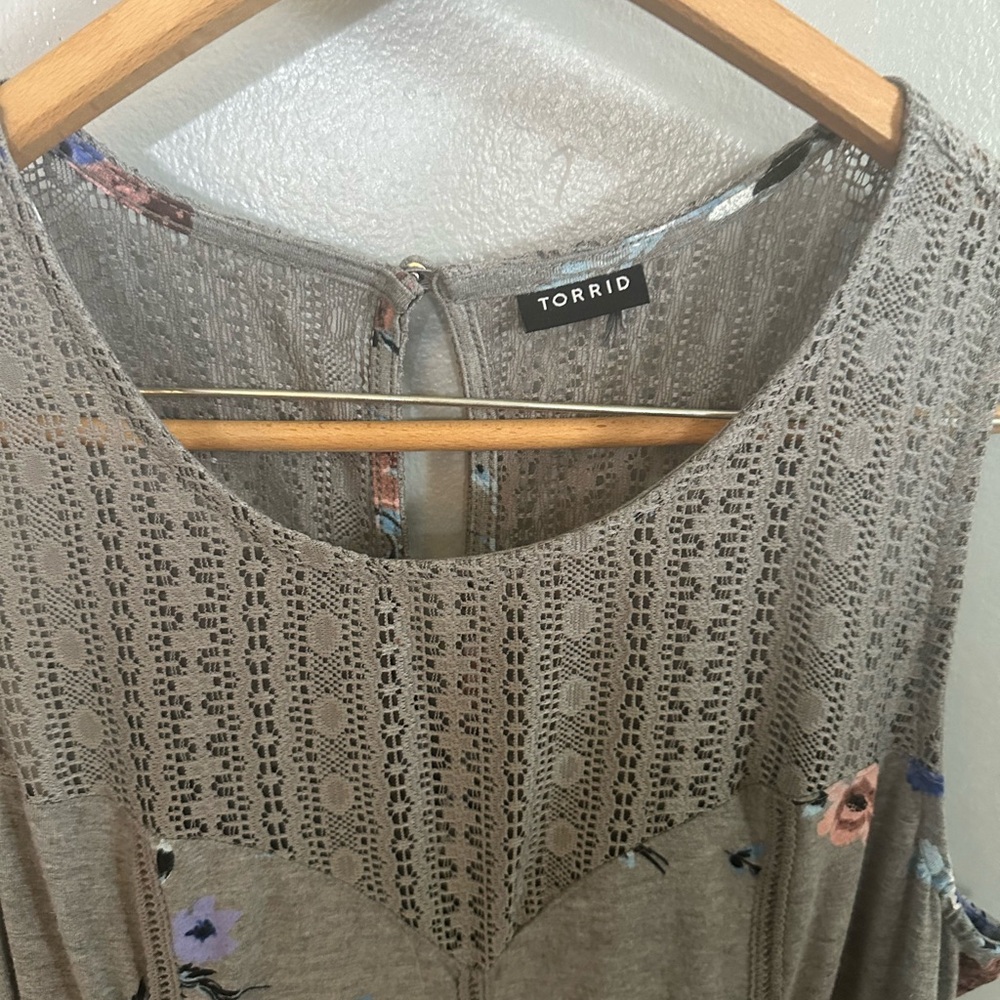 Torrid Gray Floral Midi Dress - Picture 6 of 9